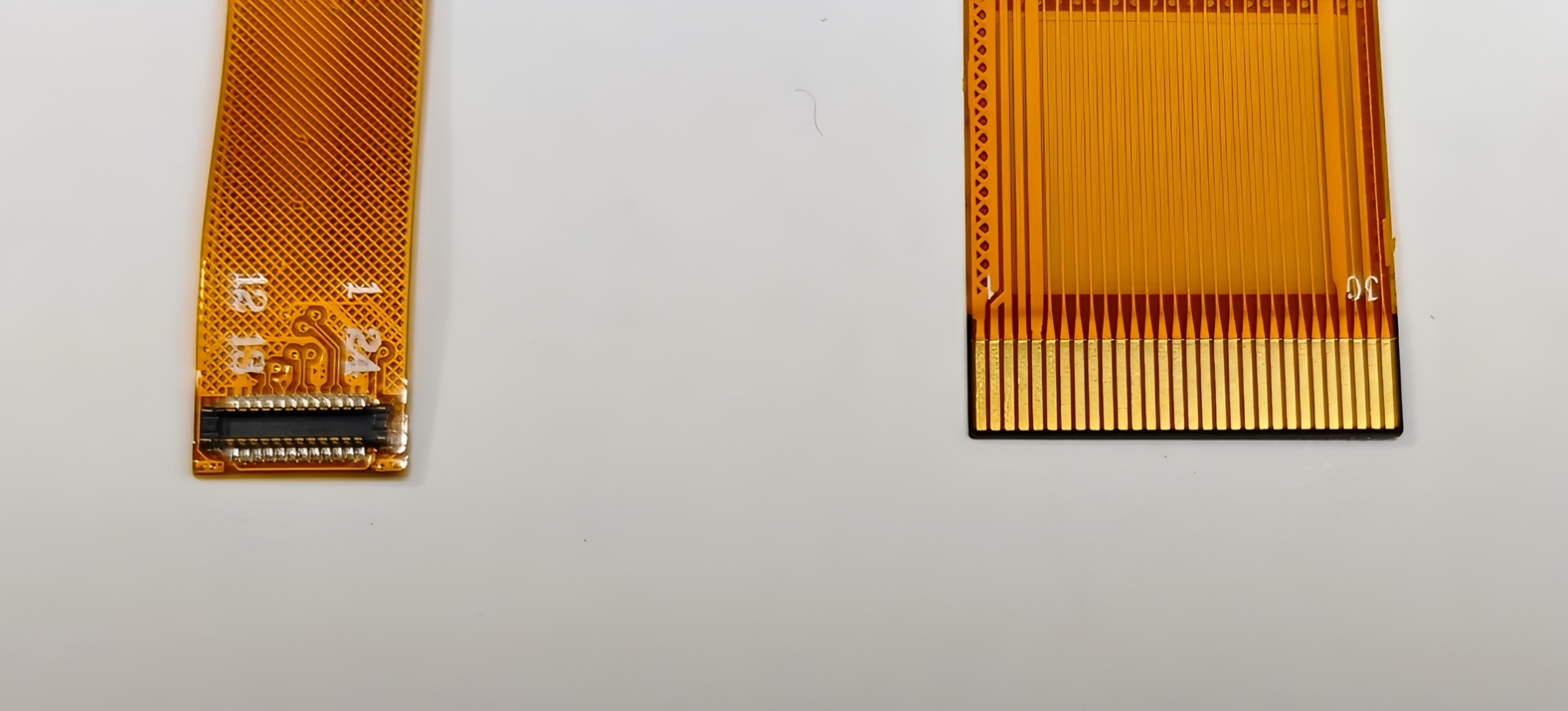 Ist es besser, einen B-TO-B-Stecker oder einen Goldfingerstecker für flexible Displaykabel zu verwenden?